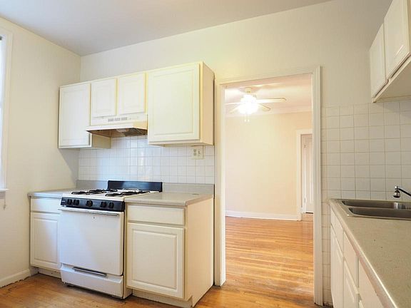 5th image of 4045 1/2 N Mozart St APT 2W