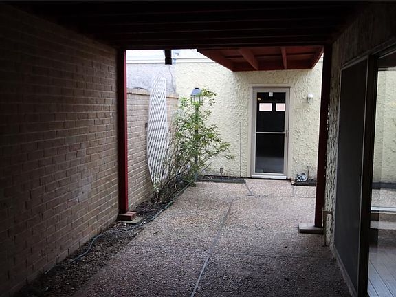 3rd image of 4804 Palmetto St