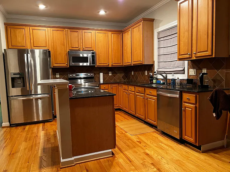 601 Stinhurst Dr — Photo 7