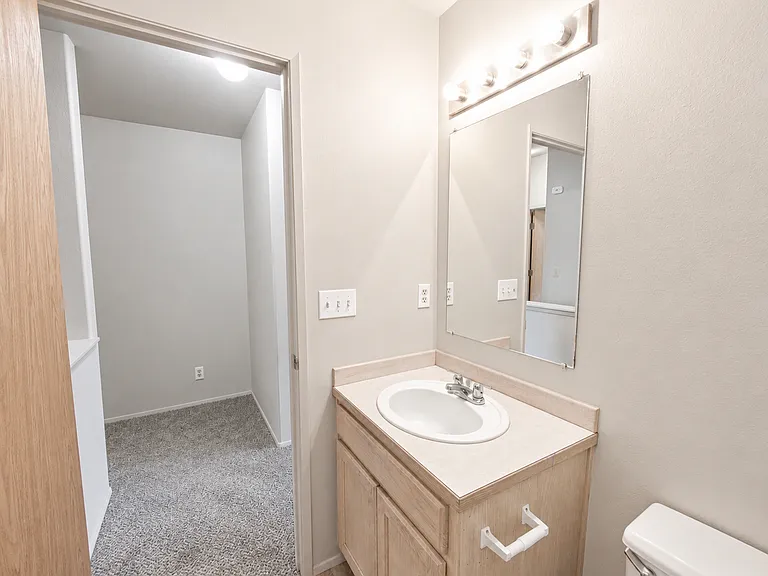 2950 NE Nikki Ct #D — Photo 24