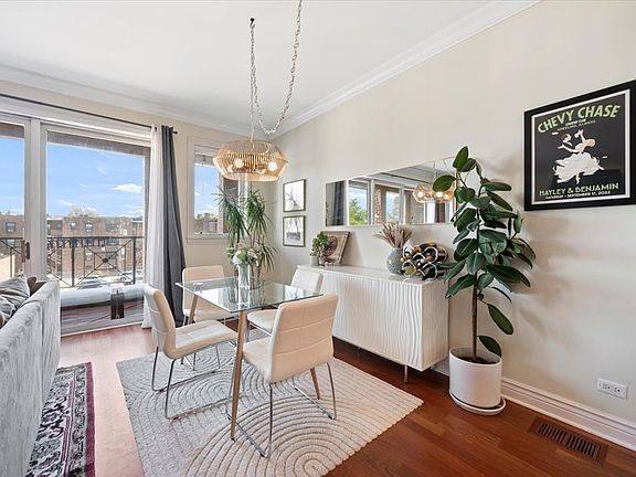 5th image of 1426 W Irving Park Rd APT 3