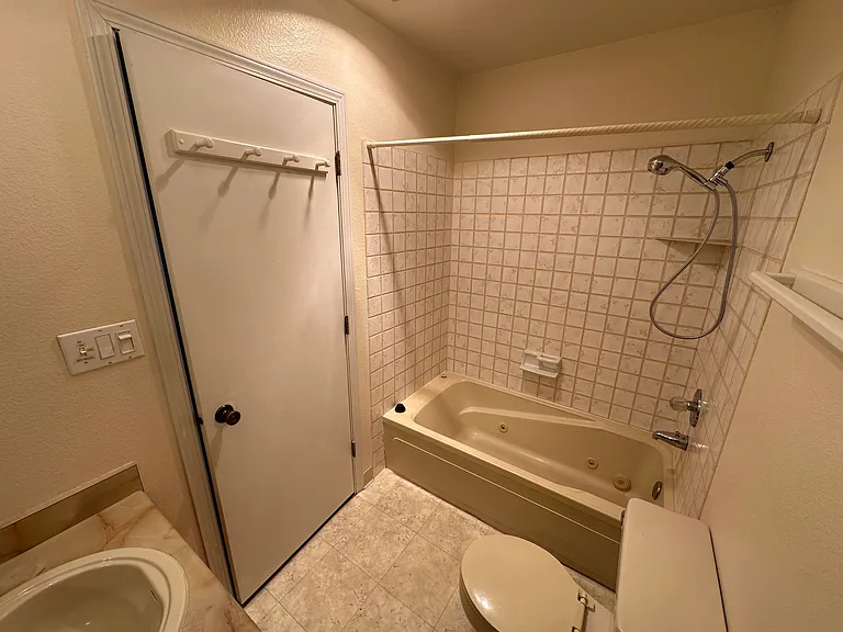 6130 Blackberry St — Photo 19
