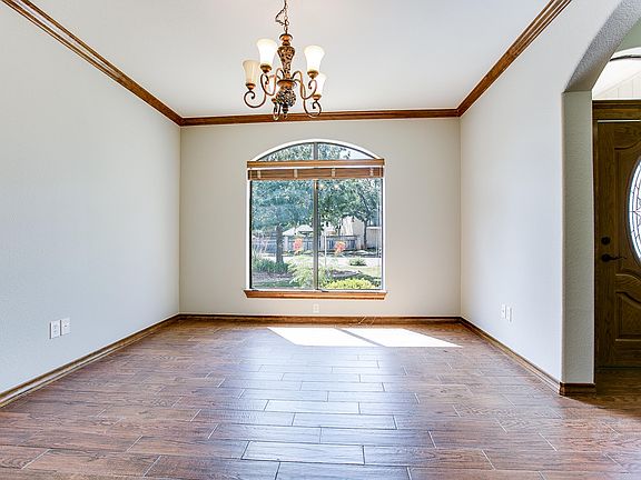 4th image of 4309 Brook Hollow Ln