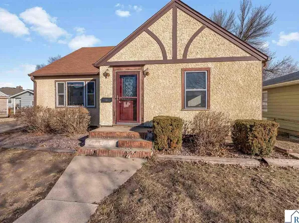 315 E 12th St, Blue Earth, MN 56013