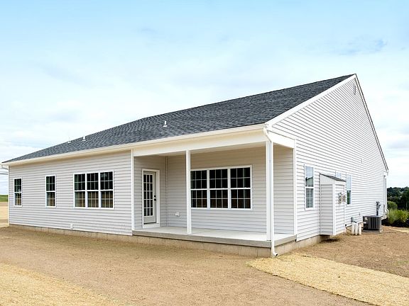 VB-21 Oakmont Exterior