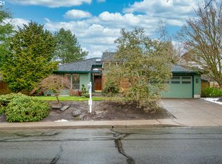 6339 SW Roundtree Ct, Portland, OR 97219