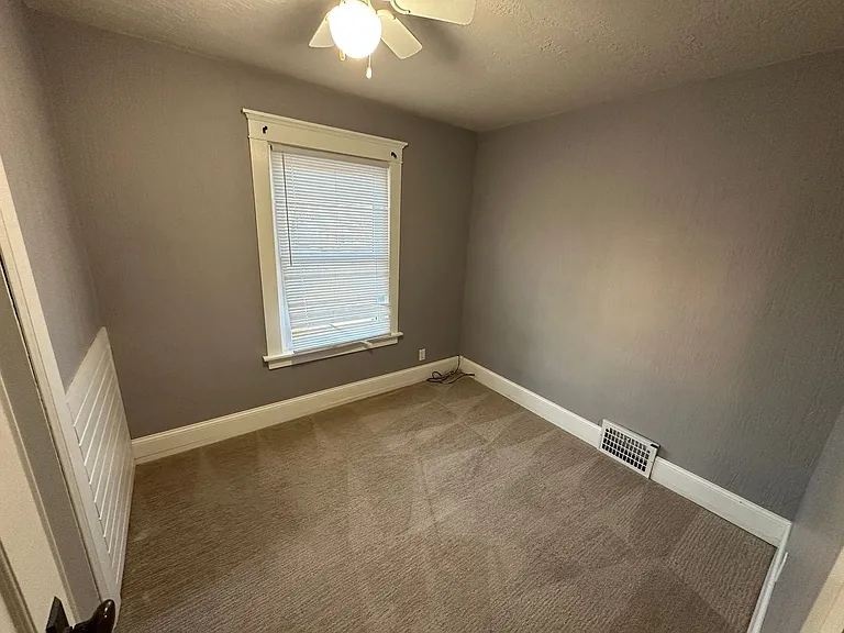 417 Albany Ave NE — Photo 14
