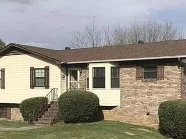 1510 Oak Ln, Bessemer, AL 35023