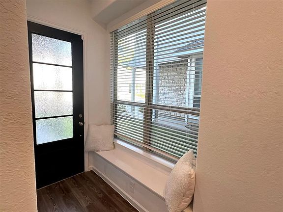 3rd image of 632 Royal Arch Dr