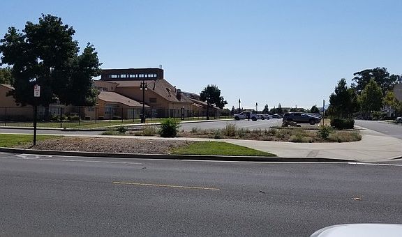 4th image of 1042 Azuar Ave