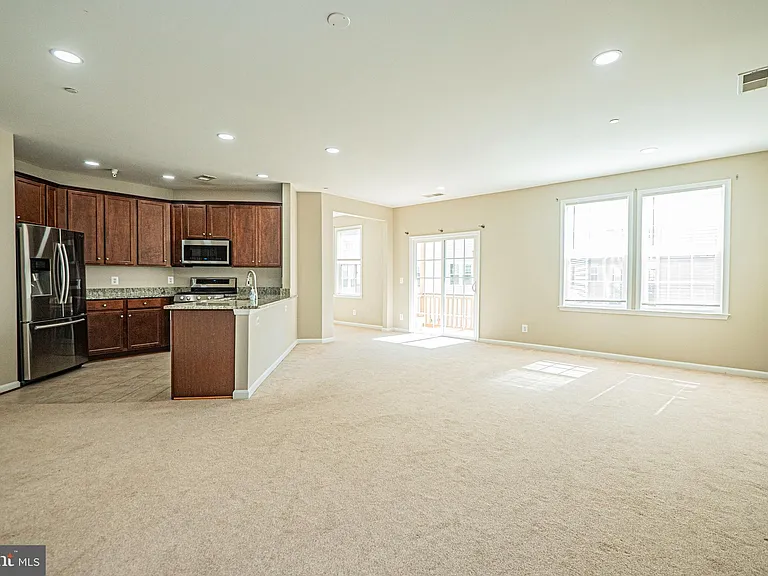 24680 Byrne Meadow Sq — Photo 5