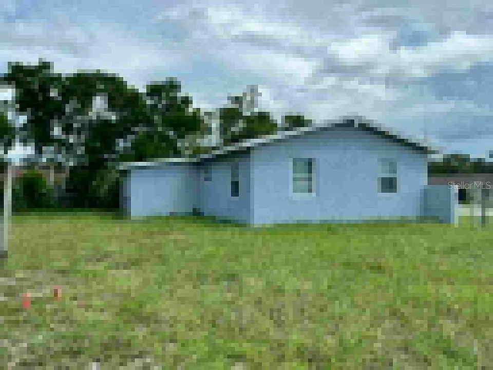 2302 E Dana Dr