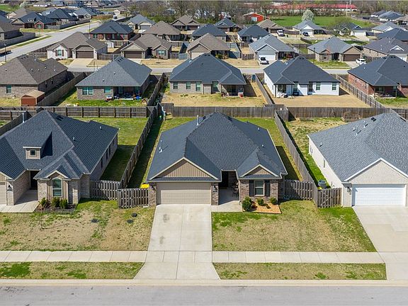 3rd image of 335 Tyler Rd