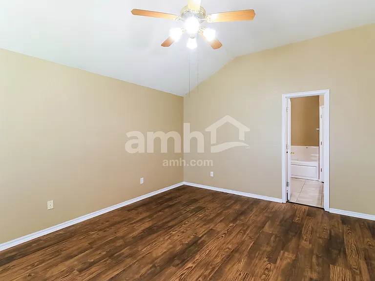 700 SW 156th Pl — Photo 8