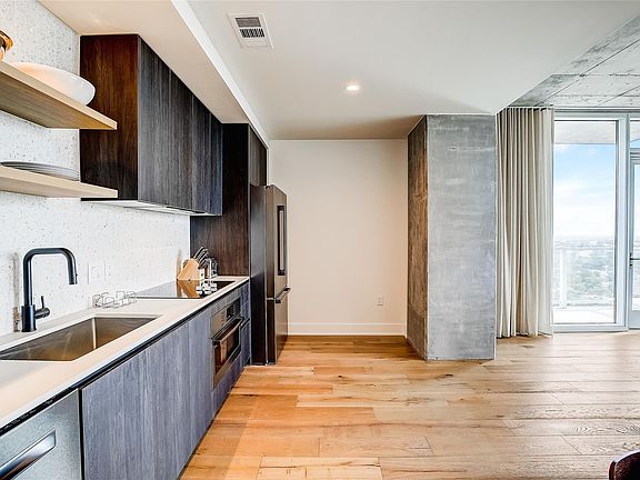 5th image of 48 East Ave #2504