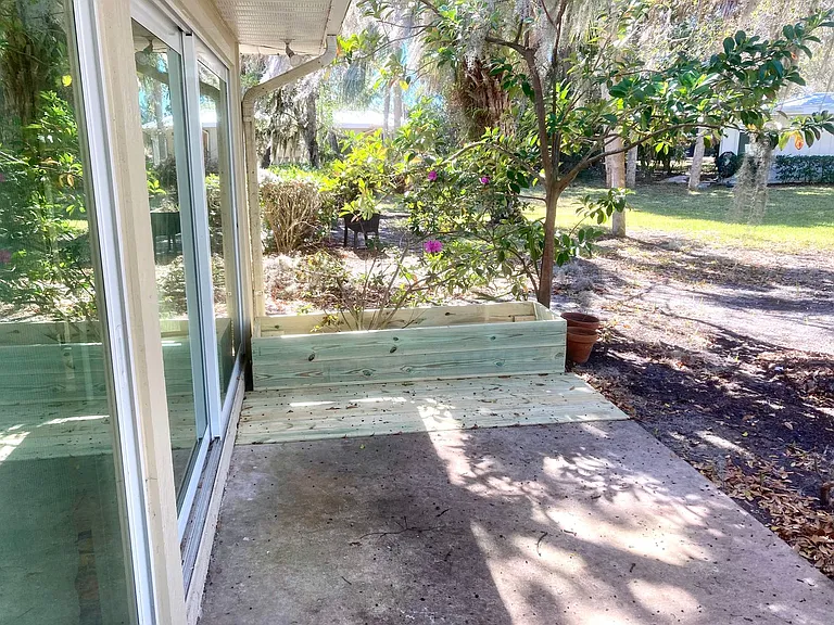 11449 W Bayshore Dr — Photo 35