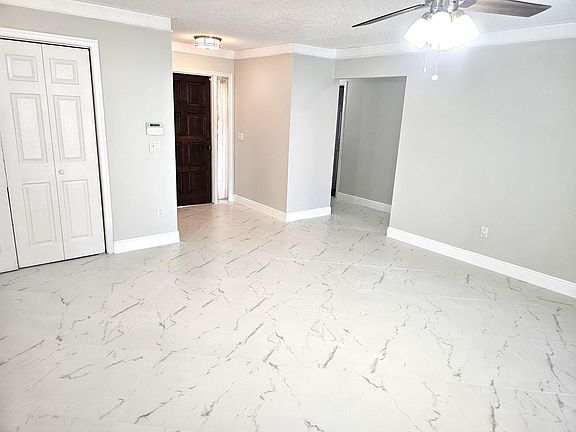 3rd image of 4045 Birchwood Dr
