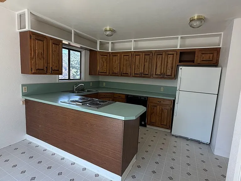 1880 E Lowell St — Photo 2