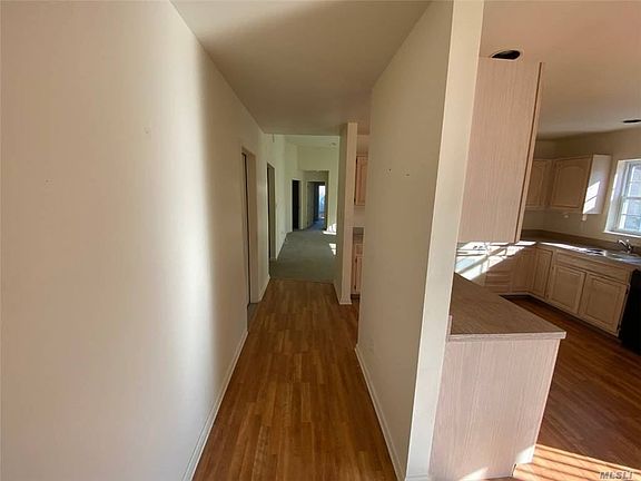 3rd image of 5 Limetree Dr