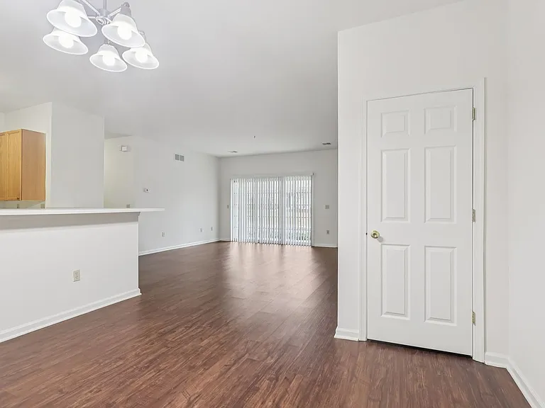 Autumn Park Apartments — Photo 39