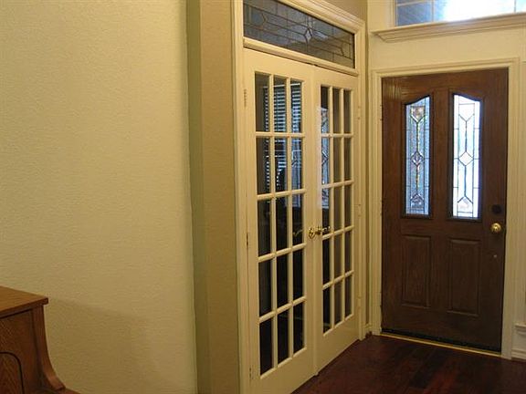 4th image of 1109 Hunters Creek Dr