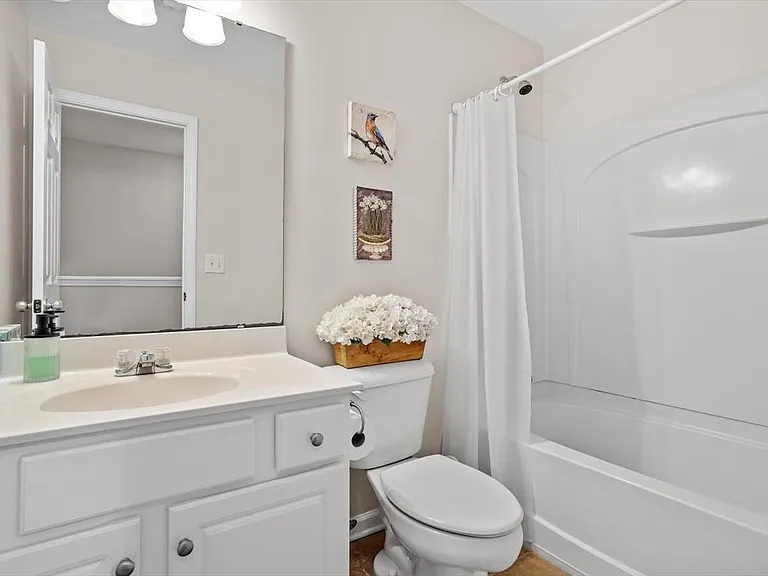 104 Linden Park Ln — Photo 12