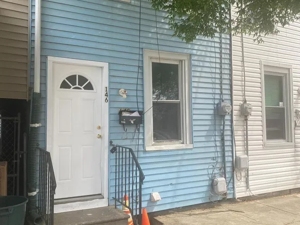 146 S Burlington St, Gloucester City, NJ 08030