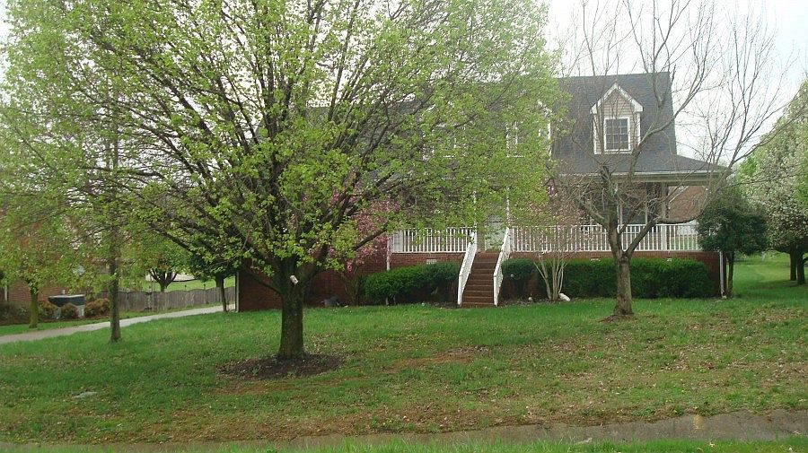 1st image of 212 Shady Ln