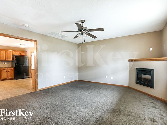 3rd image of 1001 NE Clear Creek Dr