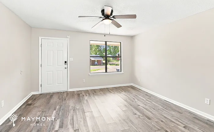 3 bed, 2.0 bath, 1431 sqft, $1,495 — Photo 4