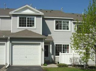 461 Leeward Trl, Woodbury, MN 55129