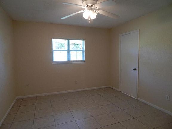 2nd image of 2565 Lorine Dr
