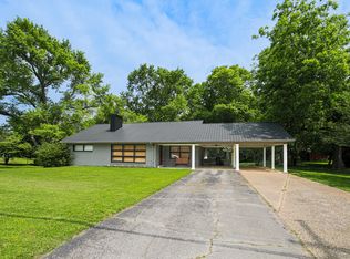 313 W Commerce St, Loretto, TN 38469