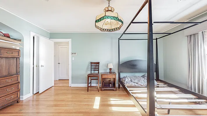 Sold by RE MAX Team | media 10