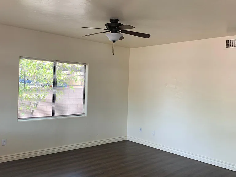 1474 E Hedrick Dr — Photo 8