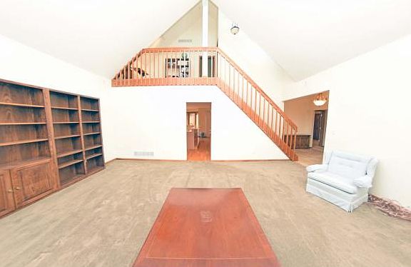 4th image of 19174 Hampton Dr
