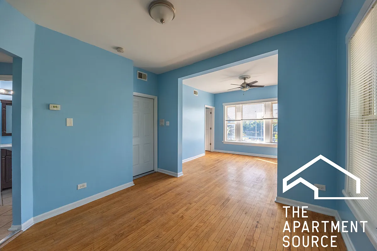 Building Photo - 4058 W Congress Pkwy #2S
