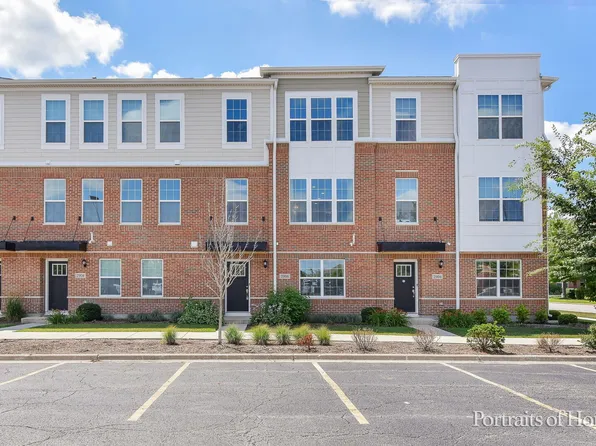 2906 Reflection Dr, Naperville, IL 60564