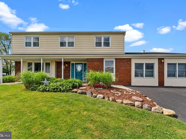 521 Cassingham Rd, Fairless Hills, PA 19030