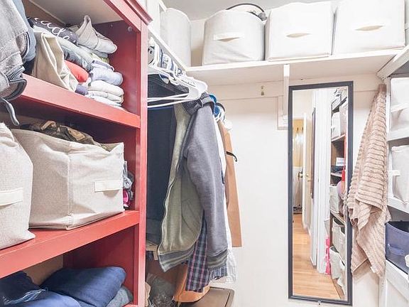 3rd image of 21 Canterbury Sq APT 102