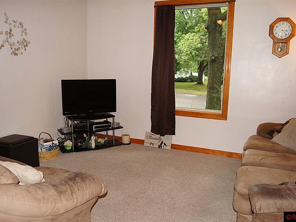 2nd image of 212 Broadway St