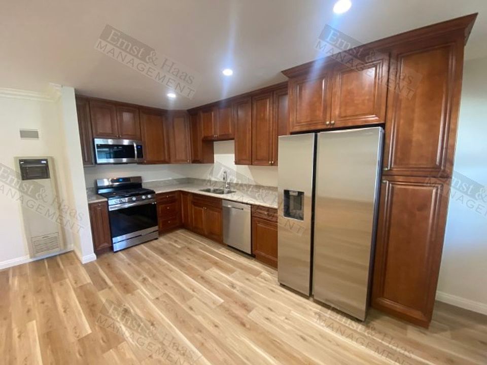 1st image of 4240 N Lakewood Blvd APT 8