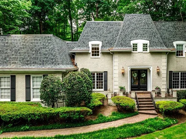 1382 W Wesley Rd NW, Atlanta, GA 30327