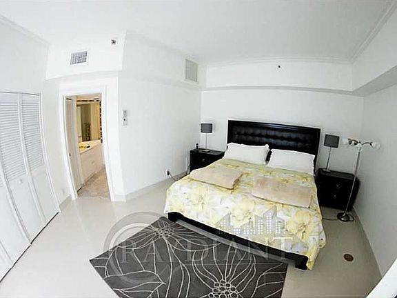 4th image of 16425 Collins Ave #Penthouse 18a