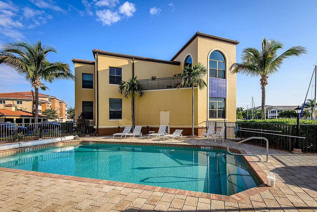 Building Photo - 3334 Purple Martin Dr #211