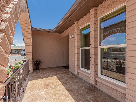 4th image of 864 S Rosemont --