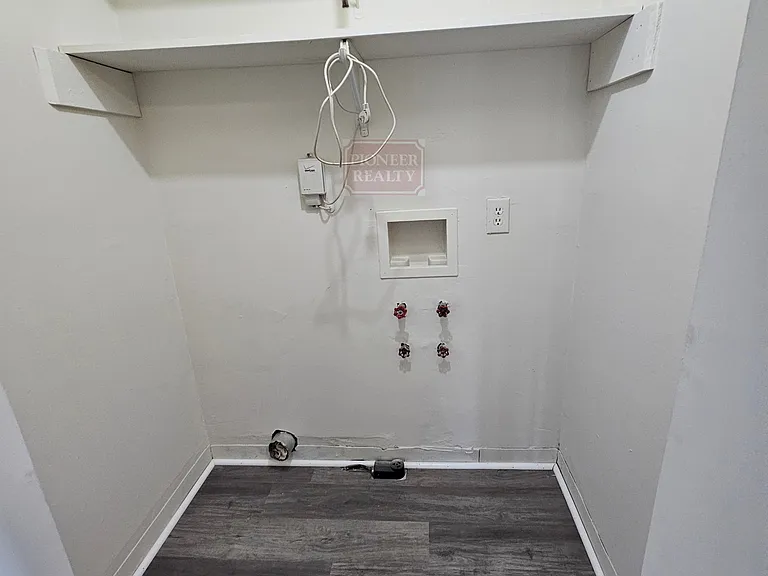 129 N Fern Ave — Photo 14