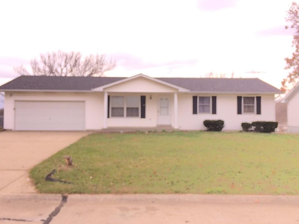 1st image of 144 Castlewood Dr
