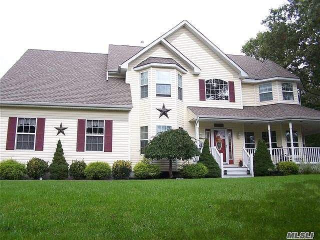 1st image of 19 Debbie St