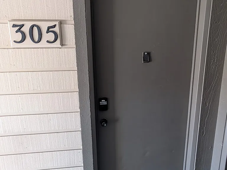 579 Wright St #305 — Photo 14